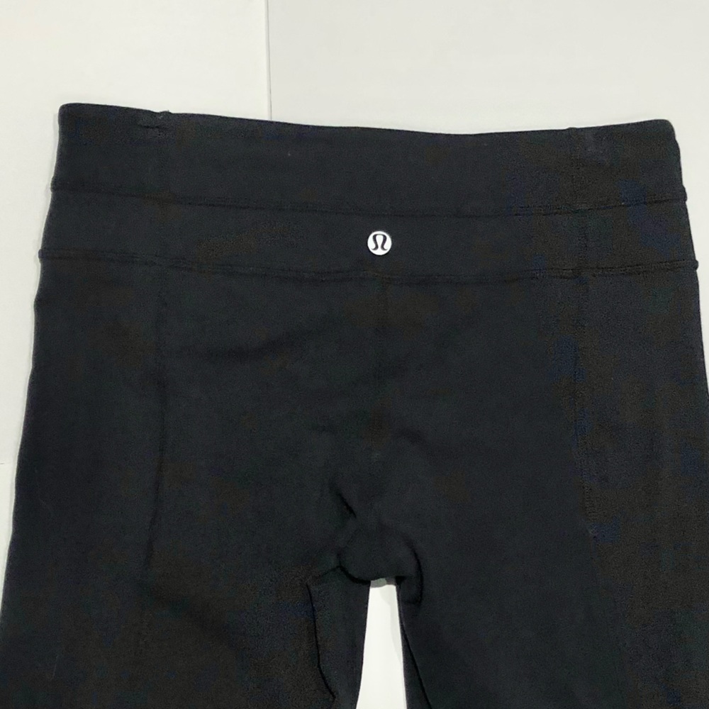 LULULEMON cropped pants black size 6 flare leggings